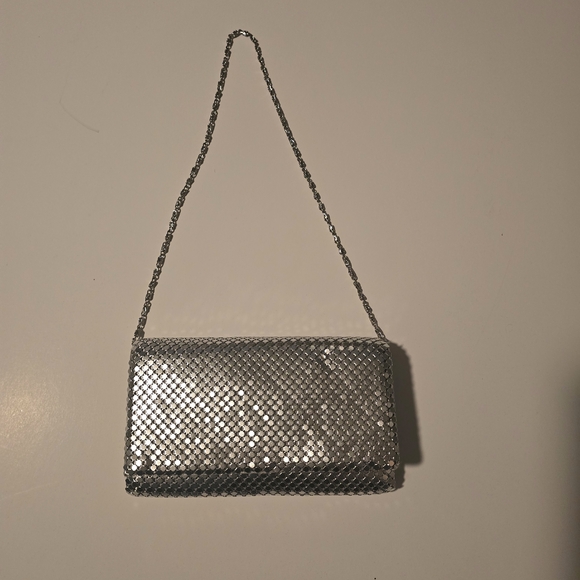Jessica McClintock Silver Chain Evening Wristlet - Picture 1 of 10